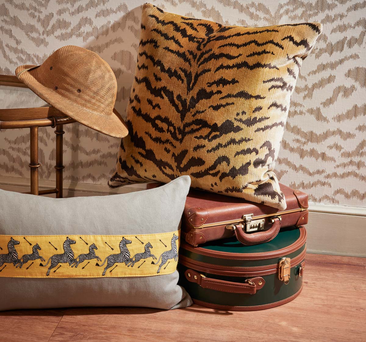 Tigre Pillow, Tigress Wallcovering and Zebras Tape