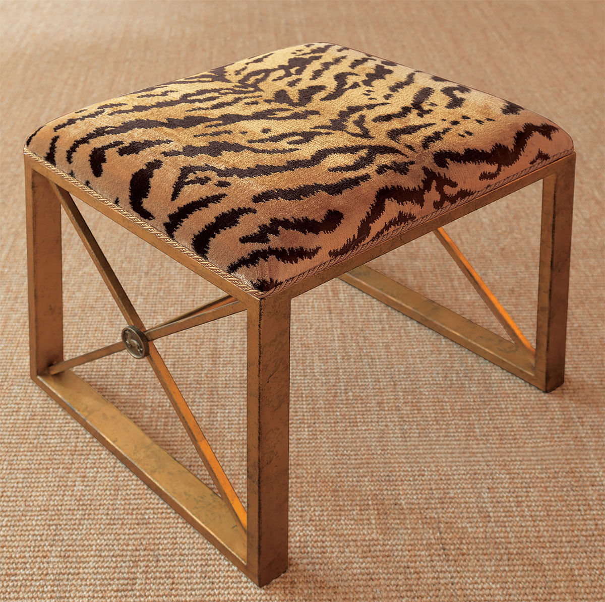 TIGRE MEDALLION BENCHES